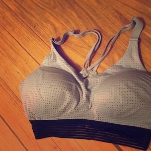 Victoria’s Secret sports bra 34DD